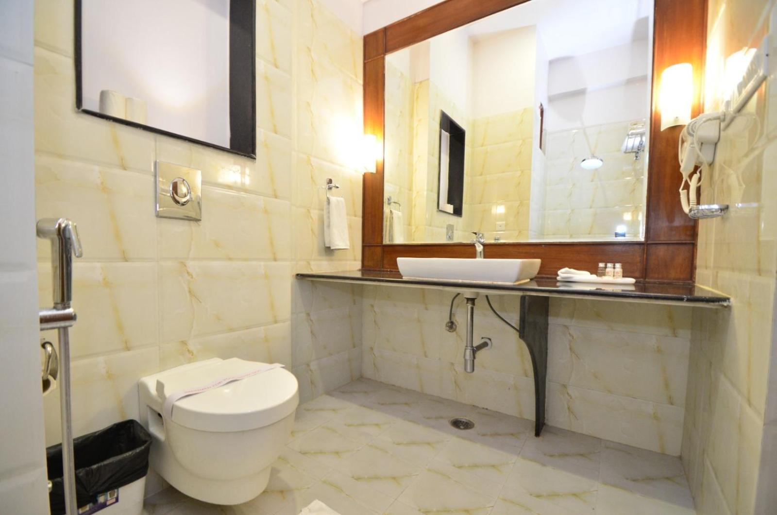 Aaram Mahal By Pachar Group Hotel อุเดเปอร์ ภายนอก รูปภาพ
