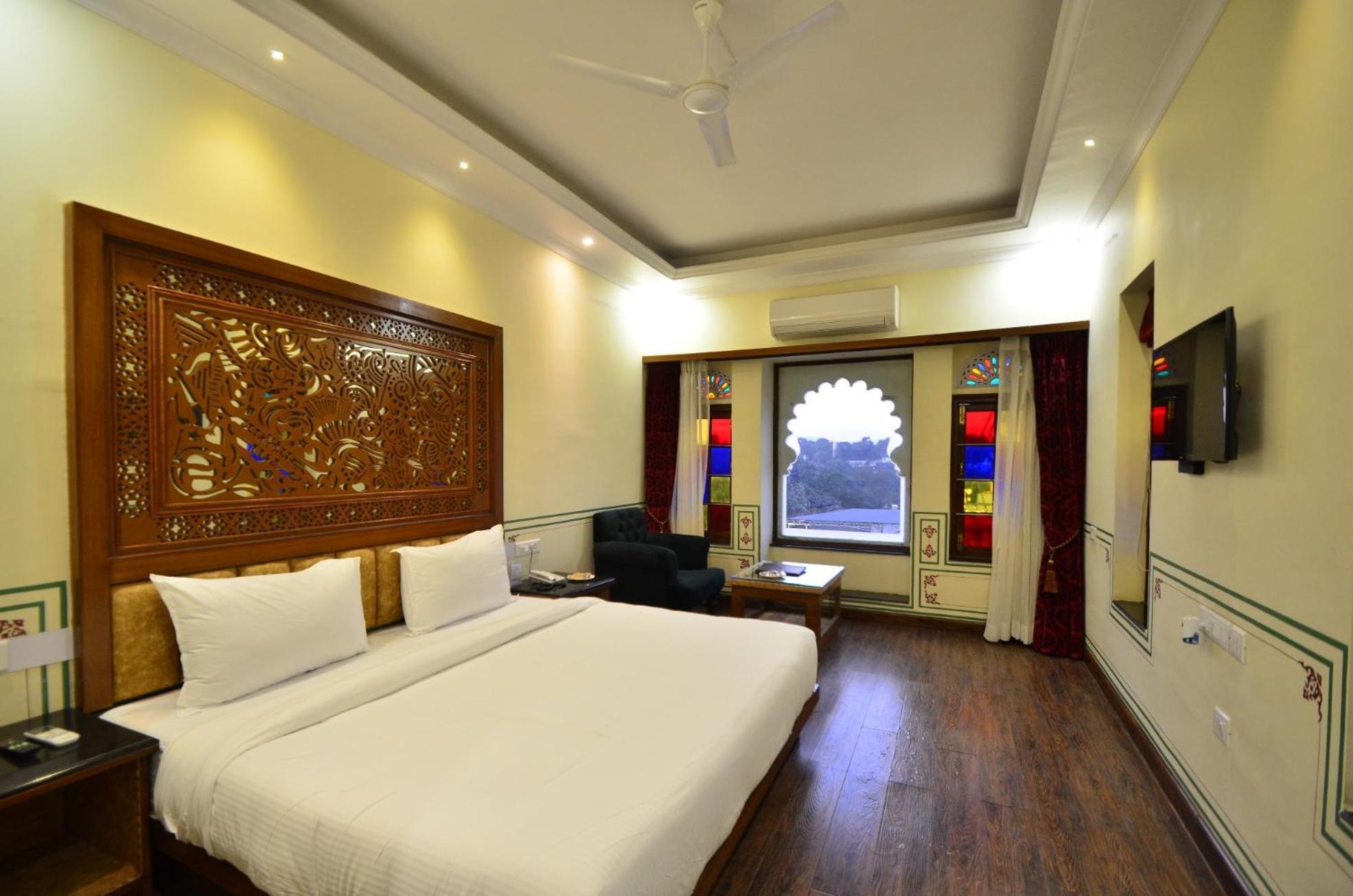 Aaram Mahal By Pachar Group Hotel อุเดเปอร์ ภายนอก รูปภาพ