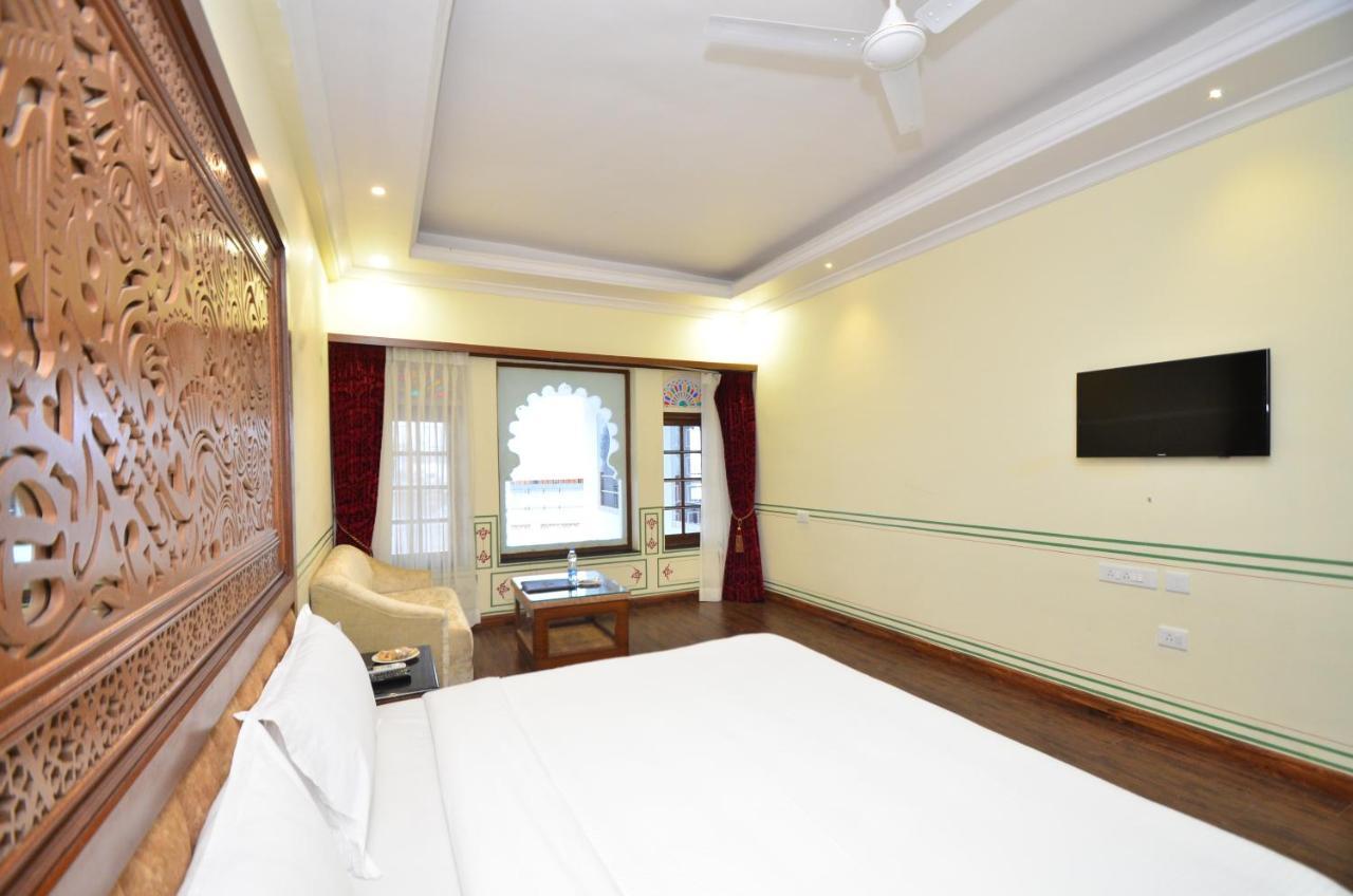 Aaram Mahal By Pachar Group Hotel อุเดเปอร์ ภายนอก รูปภาพ