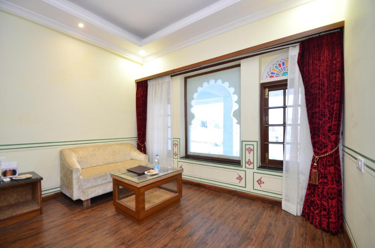 Aaram Mahal By Pachar Group Hotel อุเดเปอร์ ภายนอก รูปภาพ