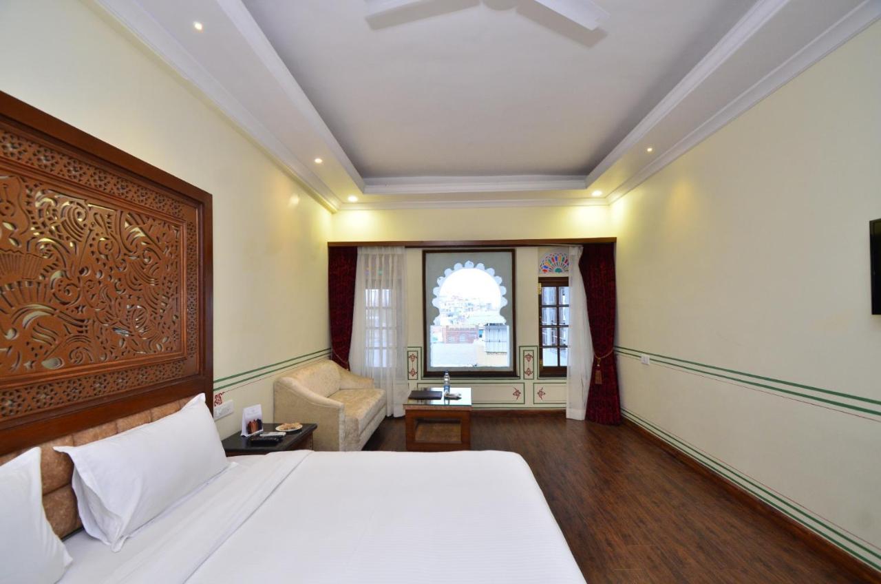 Aaram Mahal By Pachar Group Hotel อุเดเปอร์ ภายนอก รูปภาพ